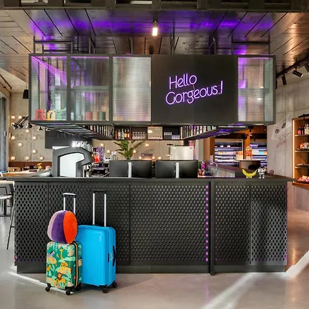Hotel Moxy *